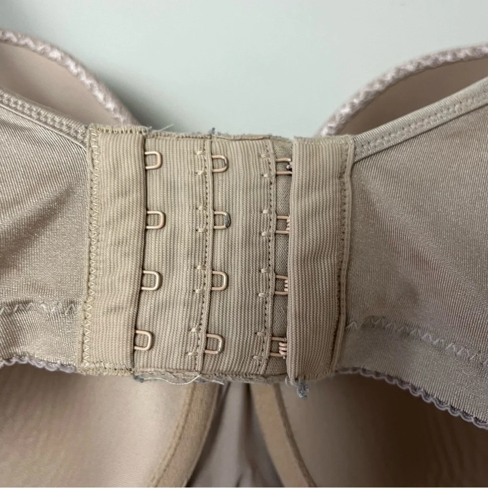 Playtex Secrets Shaping Balconette Nude Underwire Bra 38DDD‎